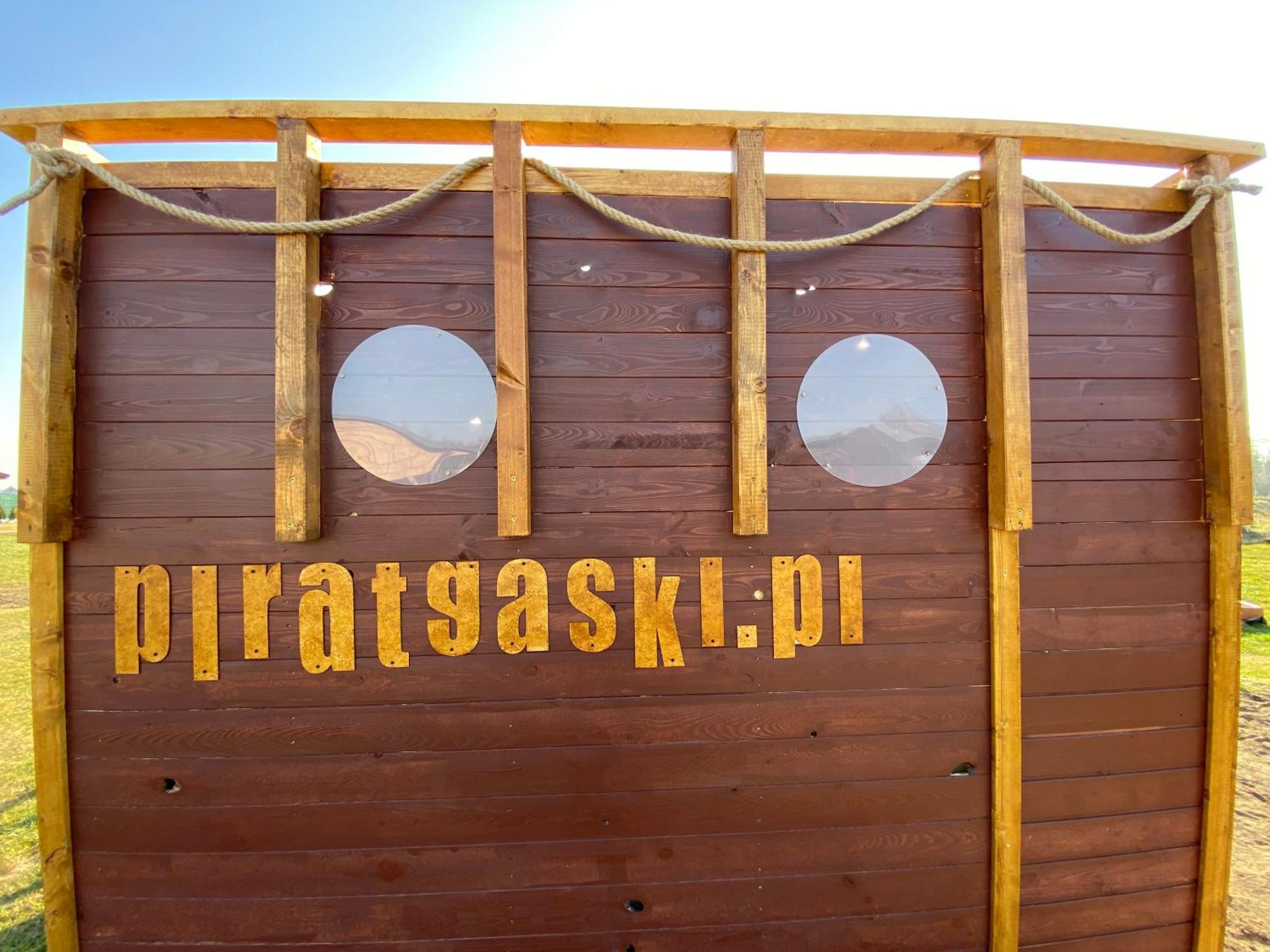 Pirat Gaski Eksteriør bilde